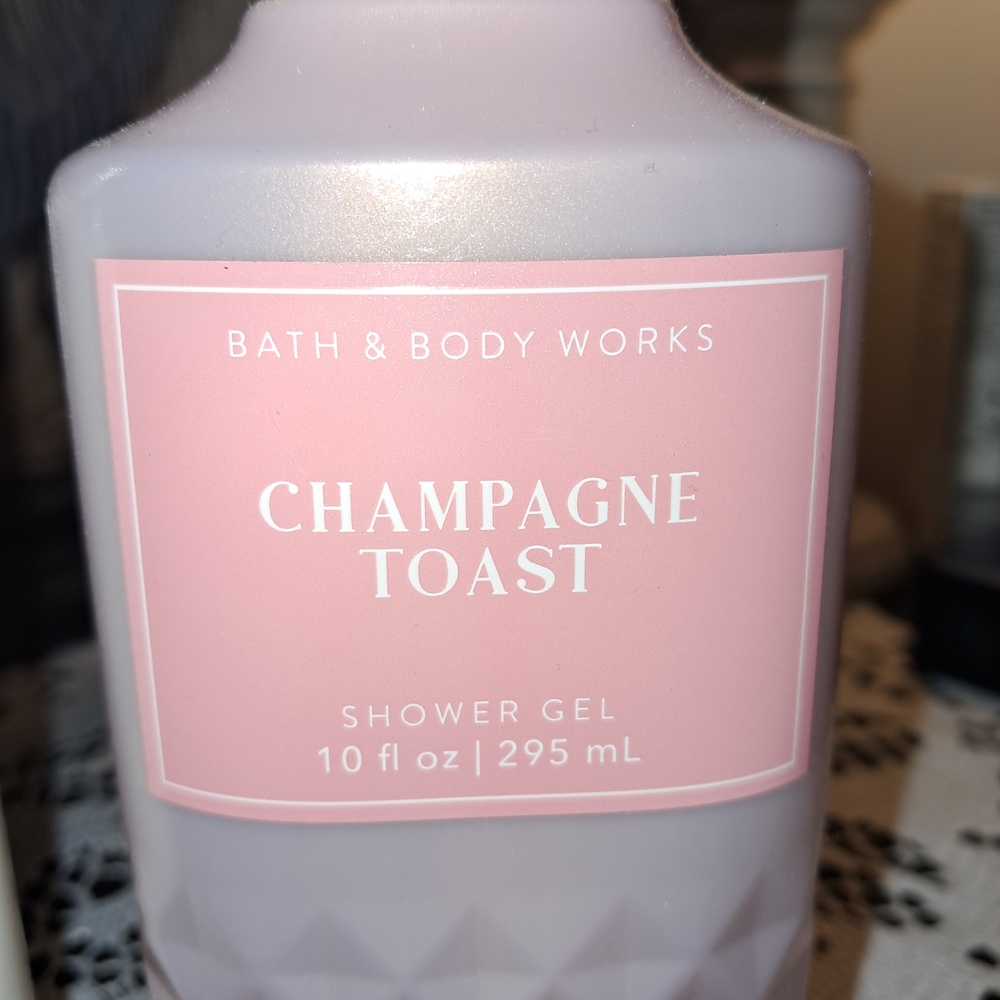 Bath & Body Works Sun-Washed Citrus Lotion and Champagne Toast Gel - Picture 2 of 4